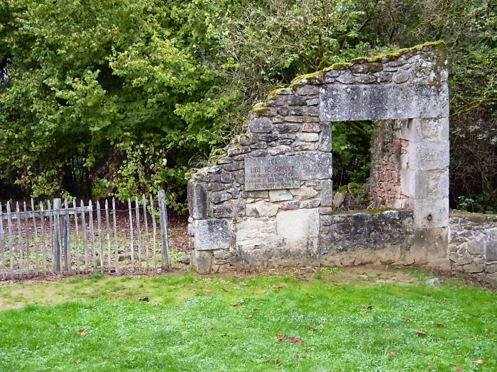 The Bouchoule Barn at Oradour and near to the river