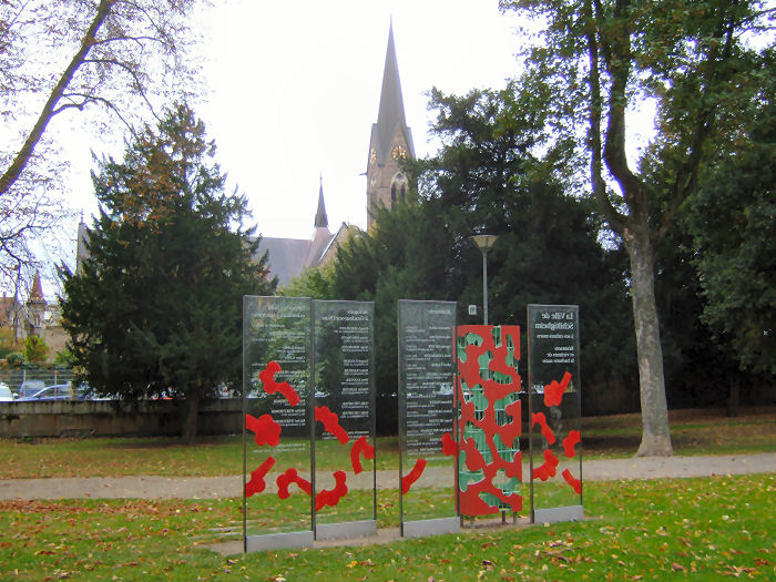 A view of all the memorials in Schiltigheim from the rear