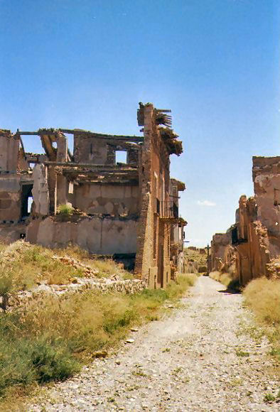 Main road looking north in Belchite