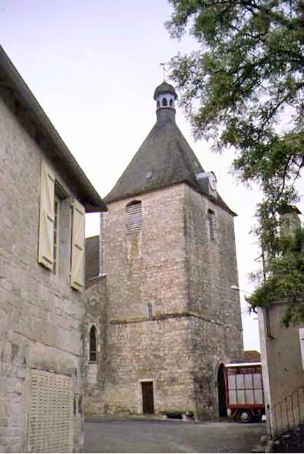 Church spire at Cressensac