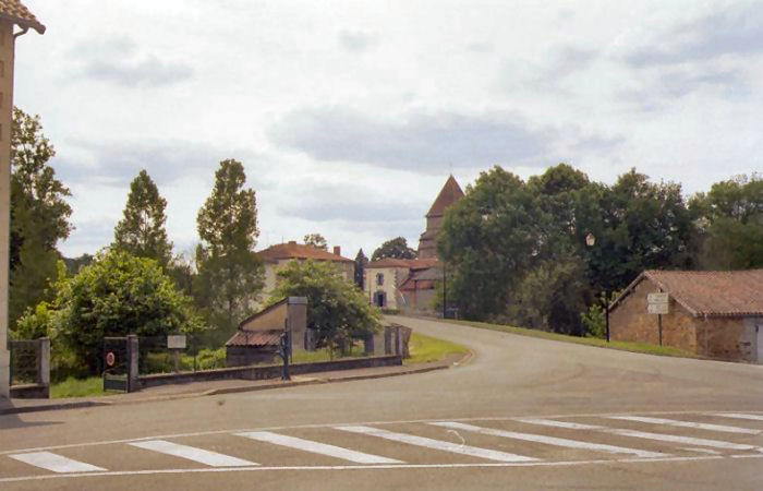 Oradour-Fanais from the west