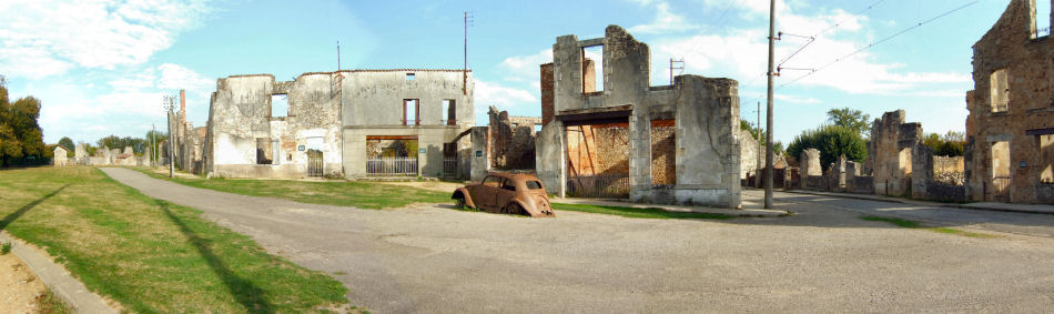 Panorama of the Champ de Foire and the doctor's car, looking south