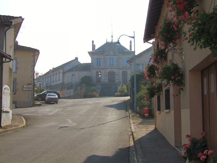 Peyrilhac Town Hall and bakery