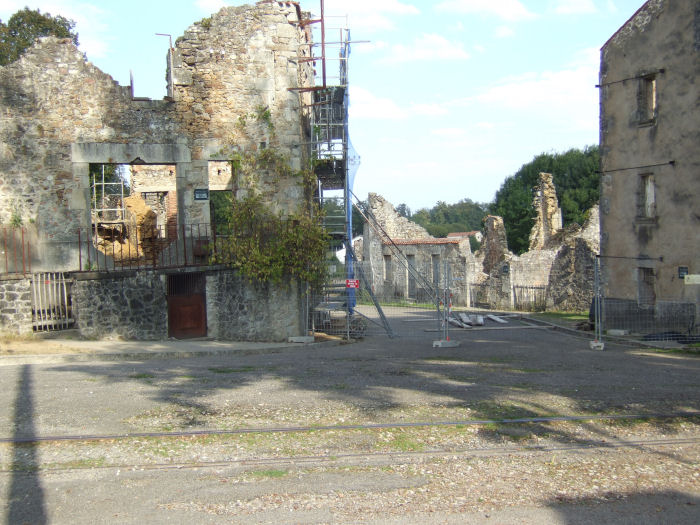 View from across the Rue Emile Desourteaux down the road to Peyrilhac