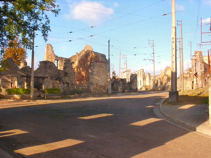 Oradour street view looking north