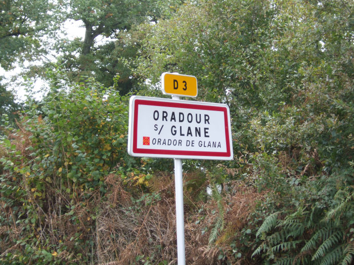 Oradour road sign in both French and Occitan on the D3